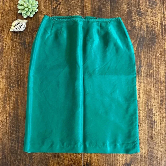Kasper A.S.L. | Emerald Green 100% Silk Two Piece Skirt & Blazer Set - Picture 8 of 14